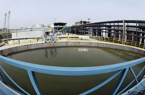 工廠生產(chǎn)用水將河水處理到自來水指標